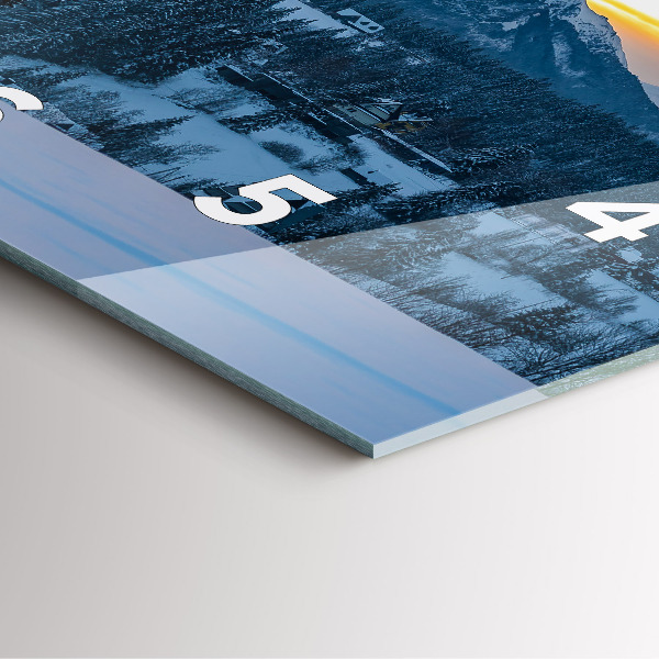 Kwadratowy zegar Krajobraz górski