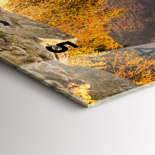 Kwadratowy zegar Góry Bieszczady