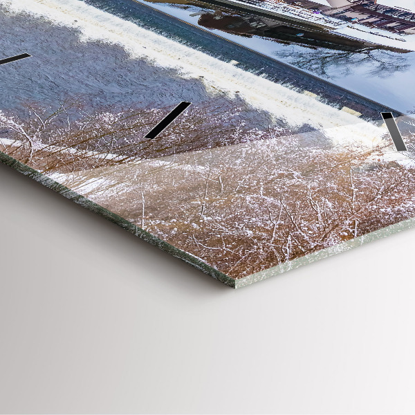 Kwadratowy zegar Panorama miasta w zimie