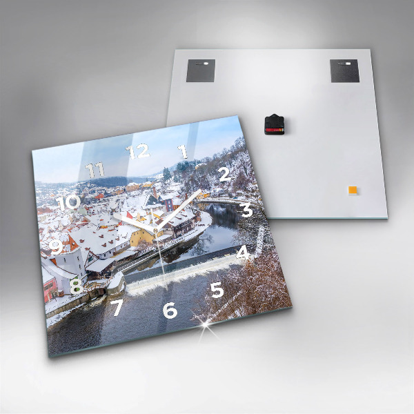 Kwadratowy zegar Panorama miasta w zimie