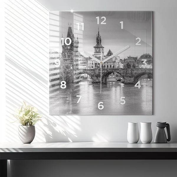 Kwadratowy zegar Most Karola w Pradze