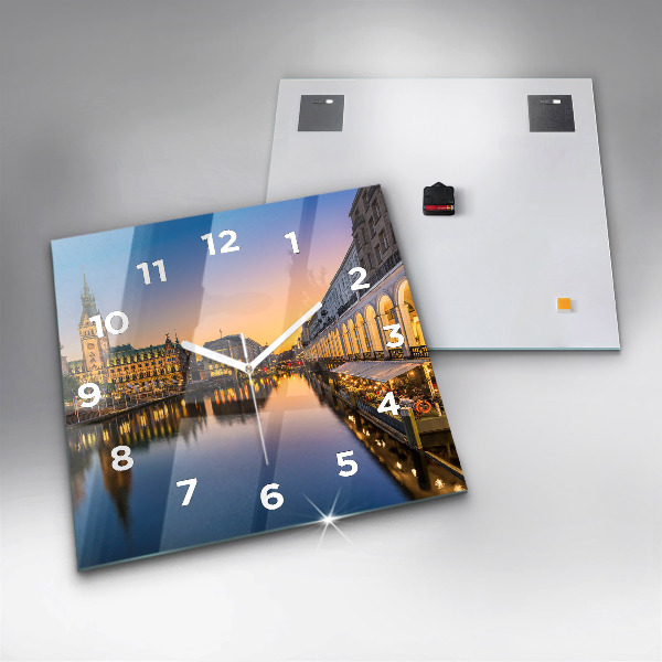 Kwadratowy zegar Ratusz w Hamburgu