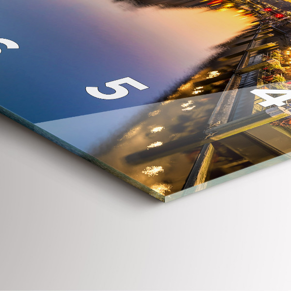 Kwadratowy zegar Ratusz w Hamburgu