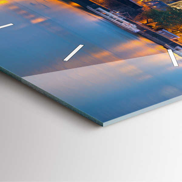 Kwadratowy zegar Widok na ratusz