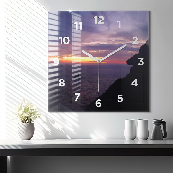 Kwadratowy zegar Kamienna głowa