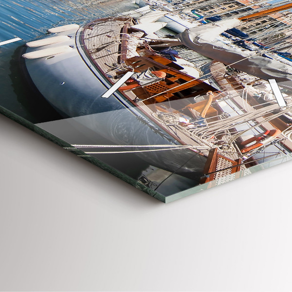 Kwadratowy zegar Marina w Marsylii Francja