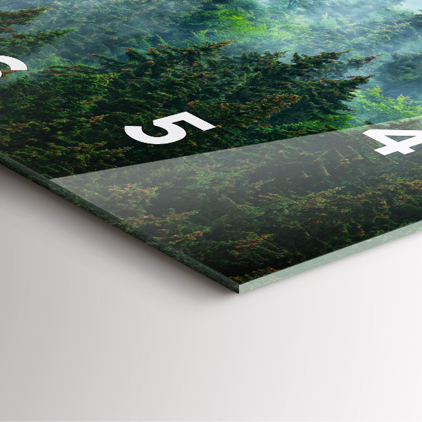 Kwadratowy zegar Mglisty las