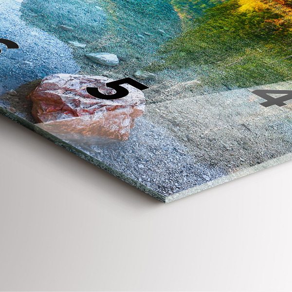 Kwadratowy zegar Rzeka góry Krajobraz