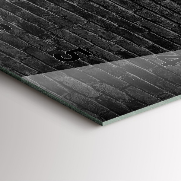 Kwadratowy zegar Ciemna ściana cegły