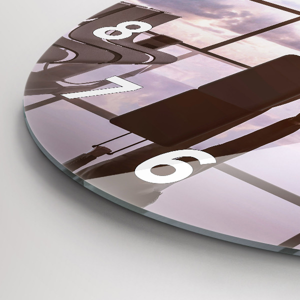 Zegar ścienny okrągły Człowiek na lotnisku