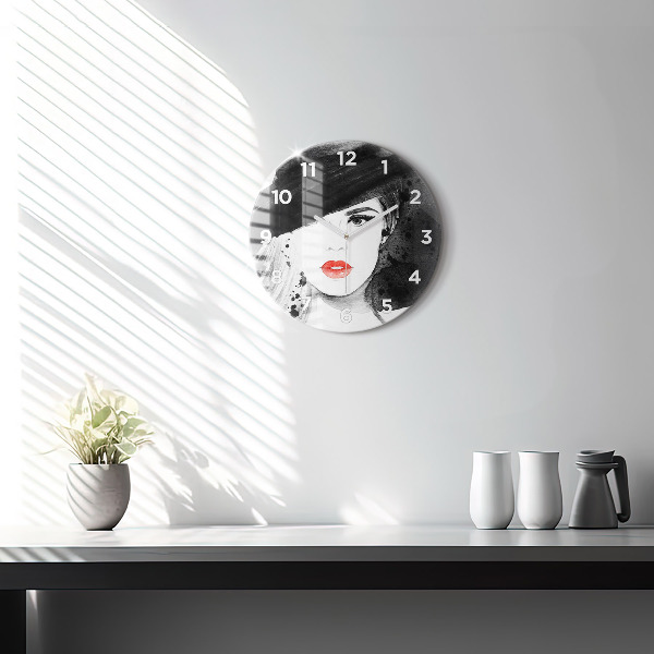 Zegar okrągły z nadrukiem Kobieta w kapeluszu