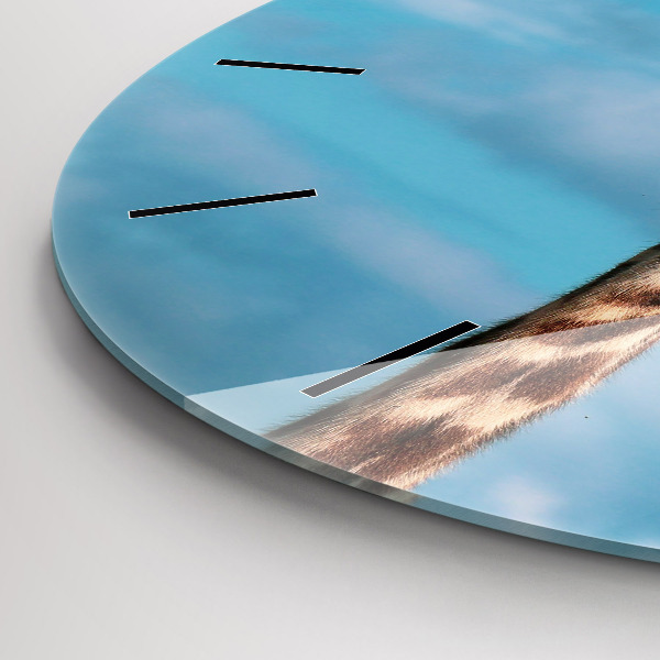 Zegar szklany okrągły Głowa żyrafy na tle nieba