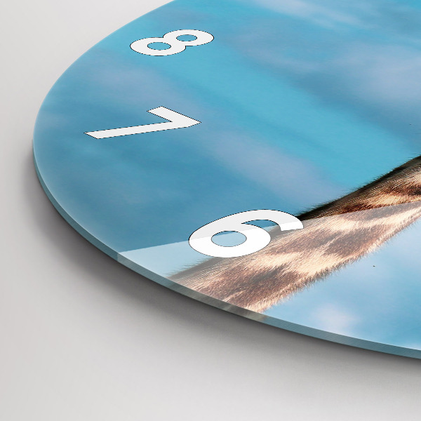 Zegar szklany okrągły Głowa żyrafy na tle nieba