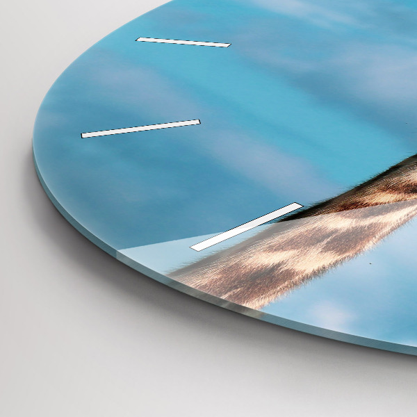 Zegar szklany okrągły Głowa żyrafy na tle nieba