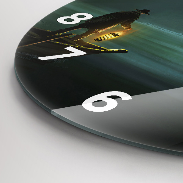 Zegar szklany okrągły Człowiek i potwór na bagnach