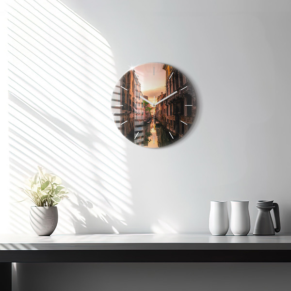 Zegar okrągły z nadrukiem Widok na kanał w mieście