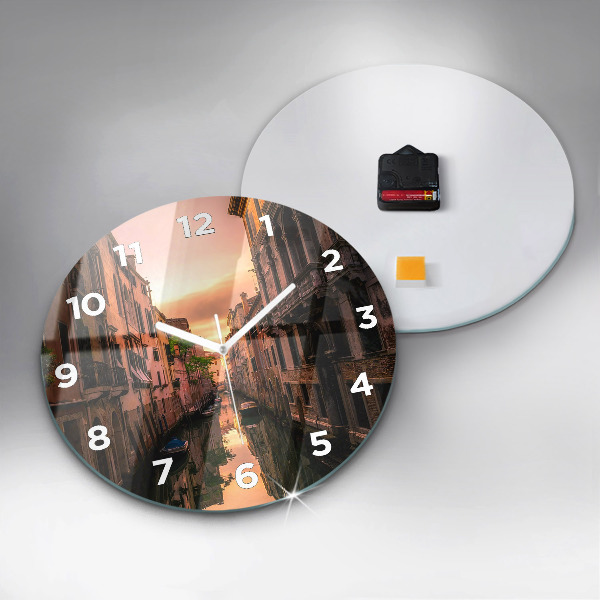 Zegar okrągły z nadrukiem Widok na kanał w mieście