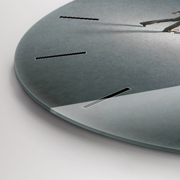 Zegar szklany okrągły Wędrowiec w ciemności